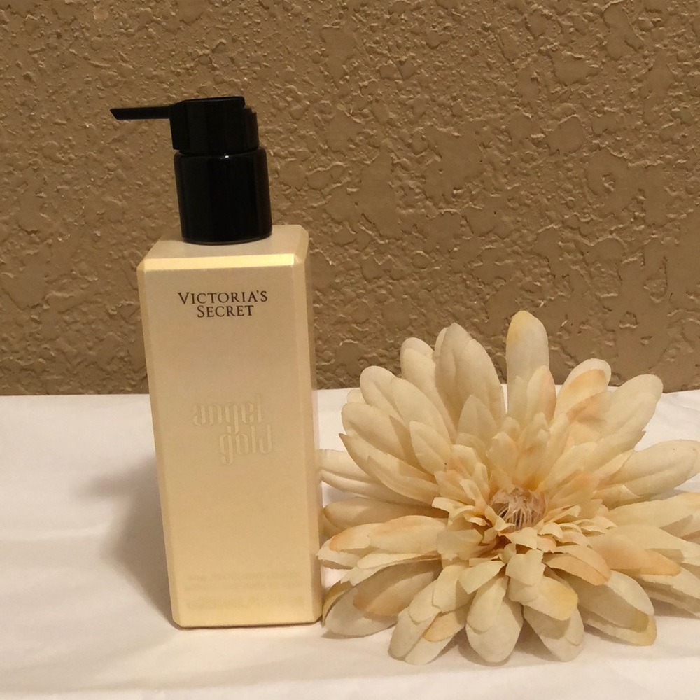 NWT Victoria’s Secret Angel Gold Fine Fragrance Lotion 8.4 fl oz.
